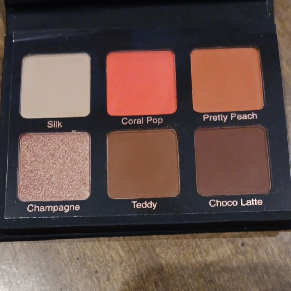 Violet Voss Eye Palette — Black with Rose Gold Accents